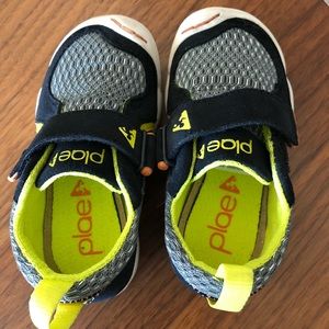 Plae kids sneakers. Size 7